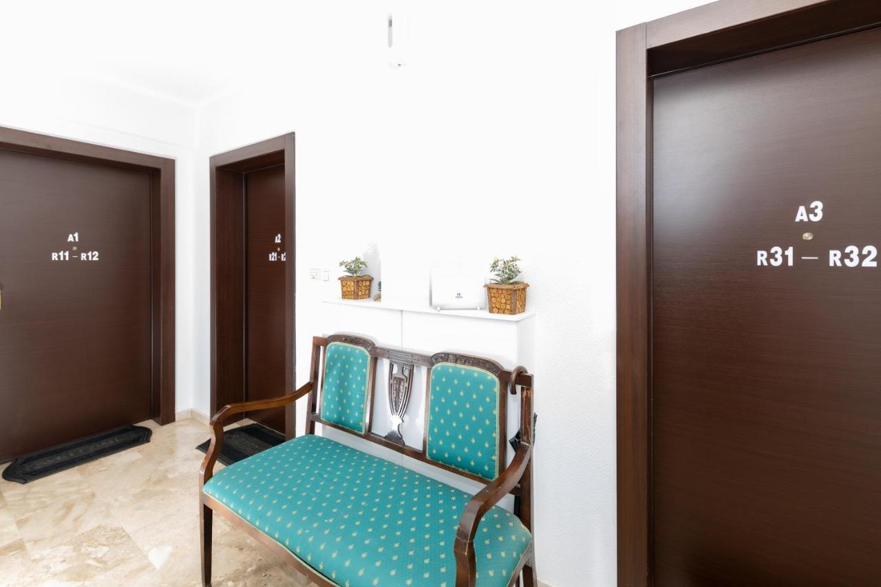 A&J Apartments Or Rooms Athens Airport Markópoulon 외부 사진