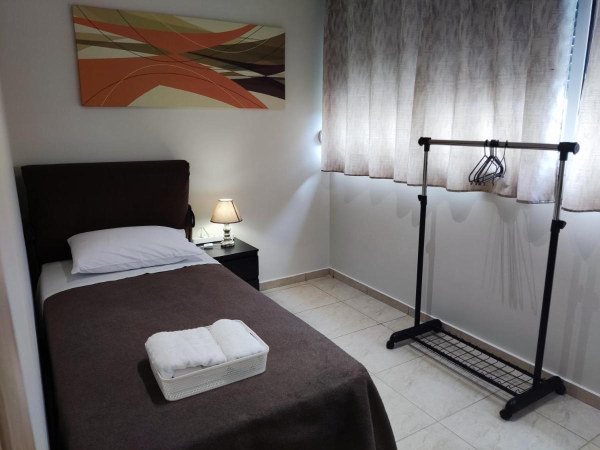 A&J Apartments Or Rooms Athens Airport Markópoulon 외부 사진