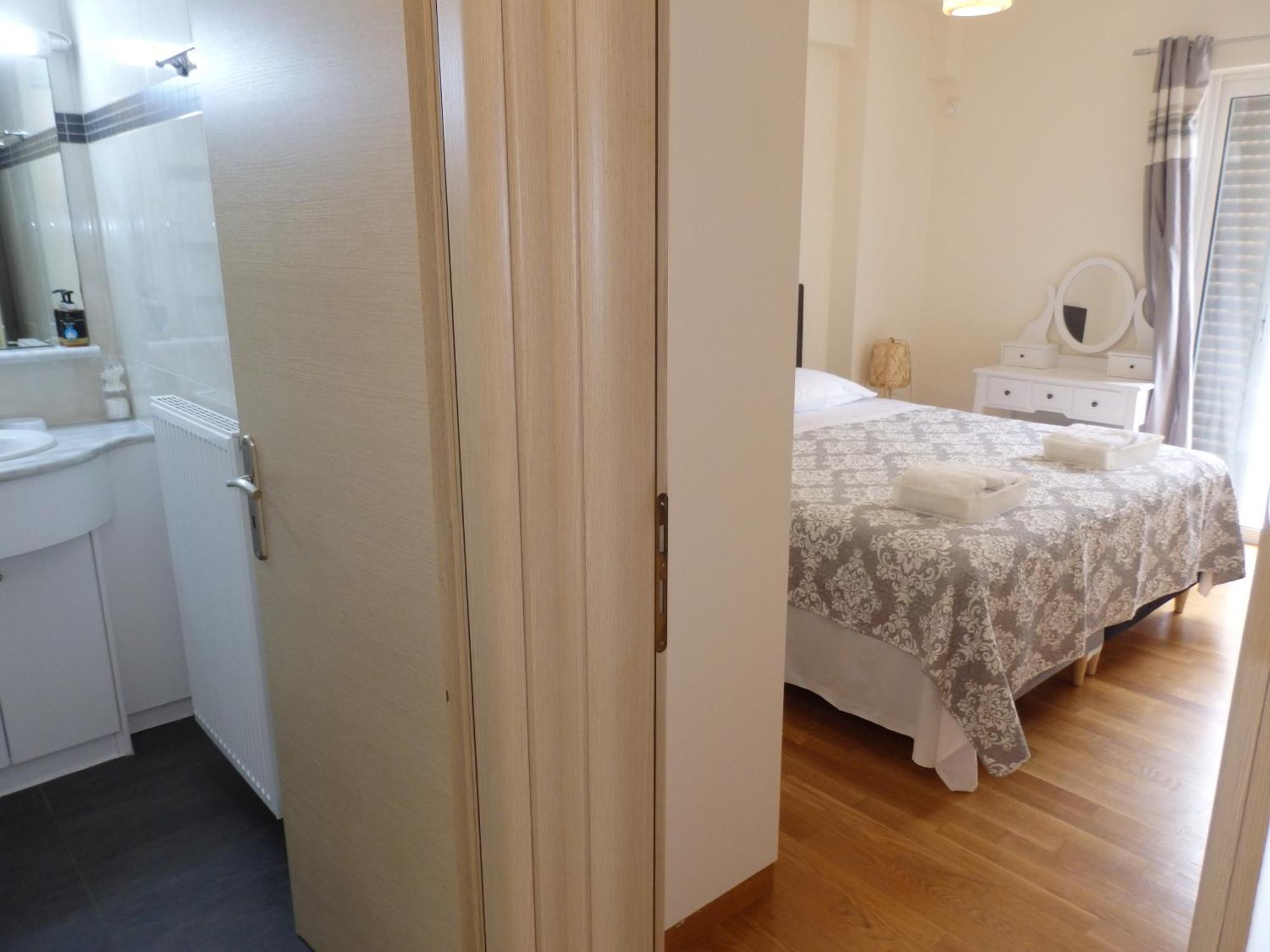 A&J Apartments Or Rooms Athens Airport Markópoulon 외부 사진