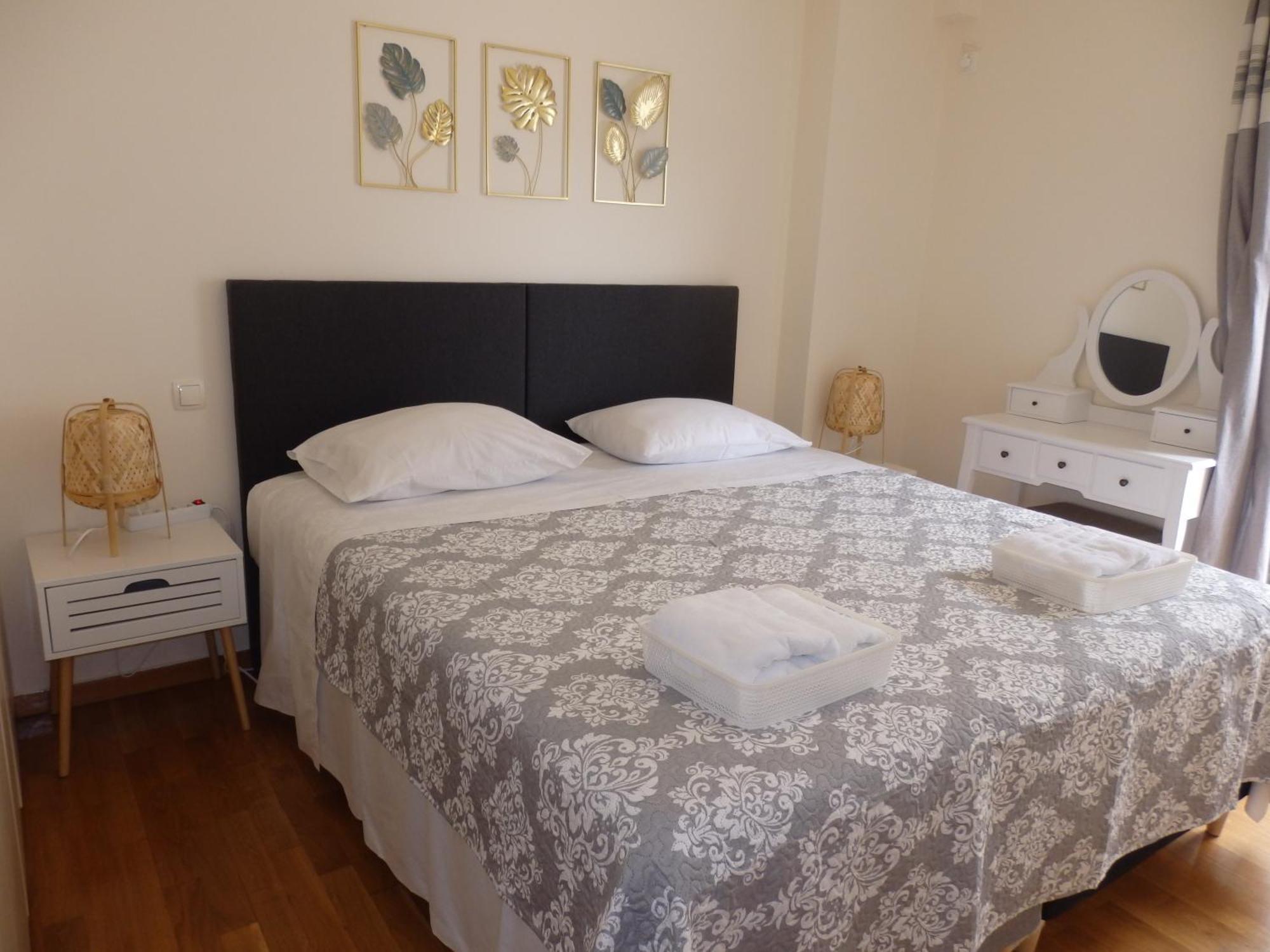 A&J Apartments Or Rooms Athens Airport Markópoulon 외부 사진