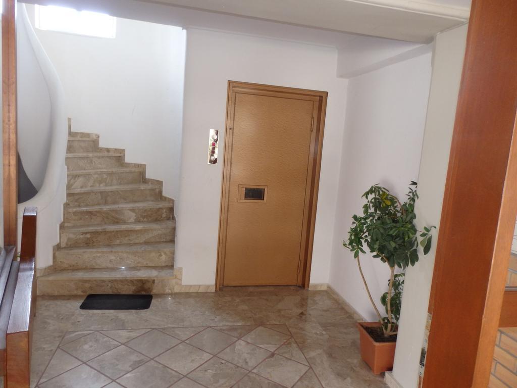 A&J Apartments Or Rooms Athens Airport Markópoulon 외부 사진