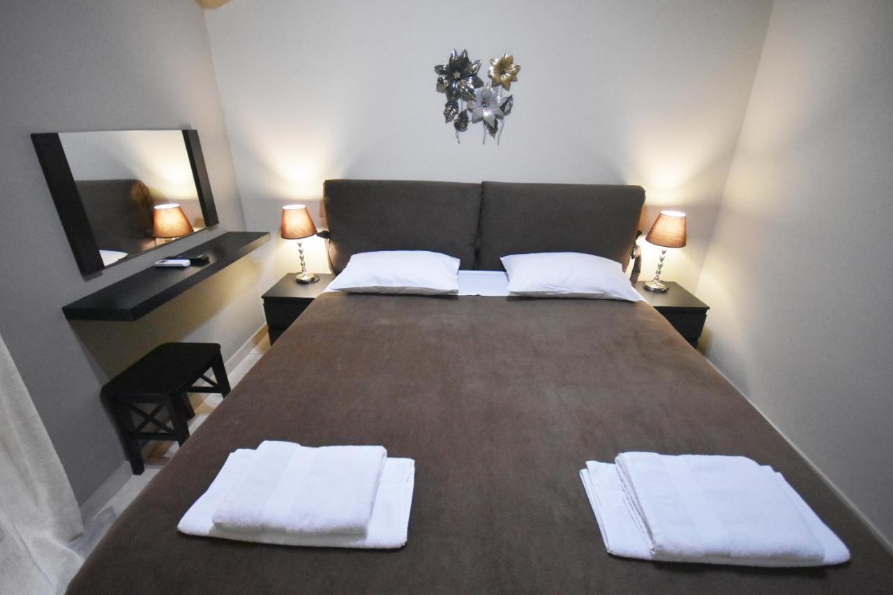 A&J Apartments Or Rooms Athens Airport Markópoulon 외부 사진